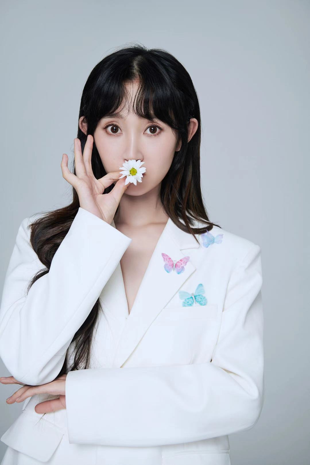 知名网络主持人鳕熊签约虎牙演艺事业全线开花