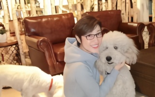 最美港姐之一的陈法蓉，历经4段被男方抛弃的恋情，52岁仍单身