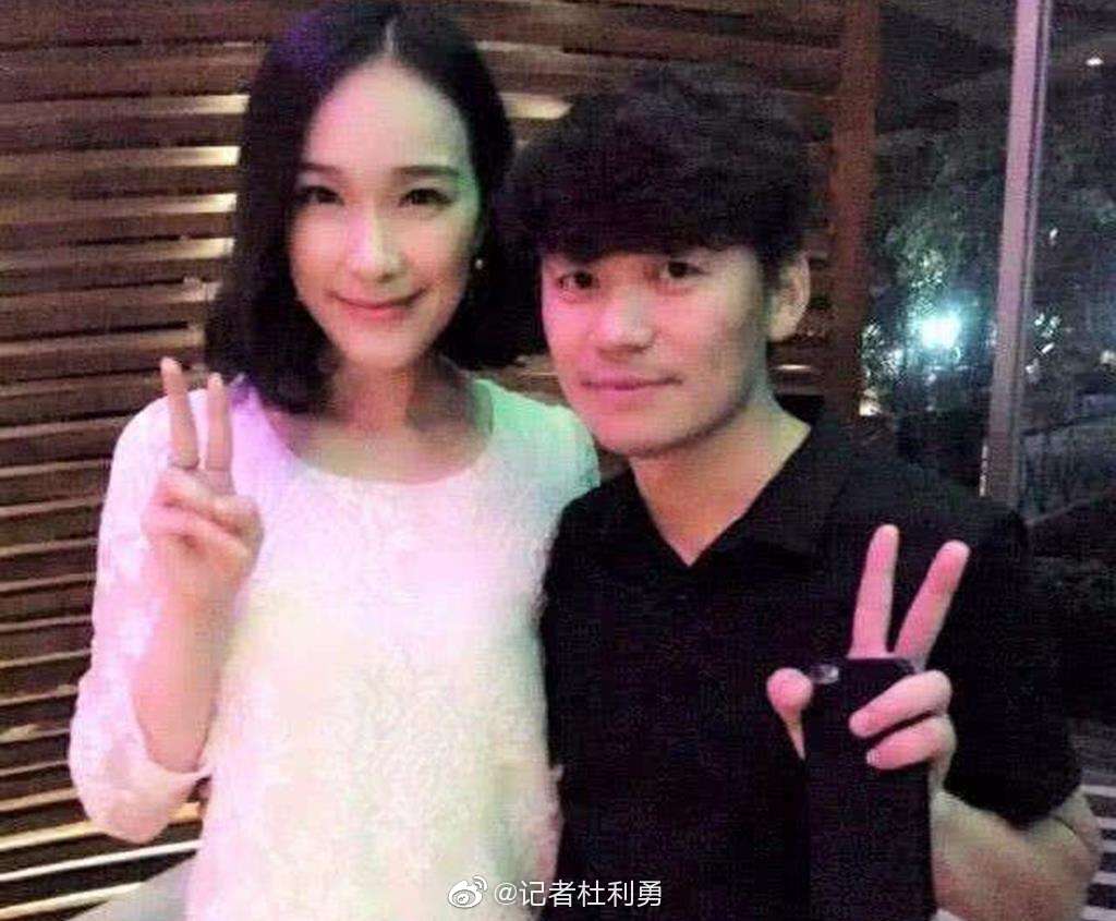 王宝强新女友开豪车夜会四男子曾被讽刺私生活混乱第二个马蓉