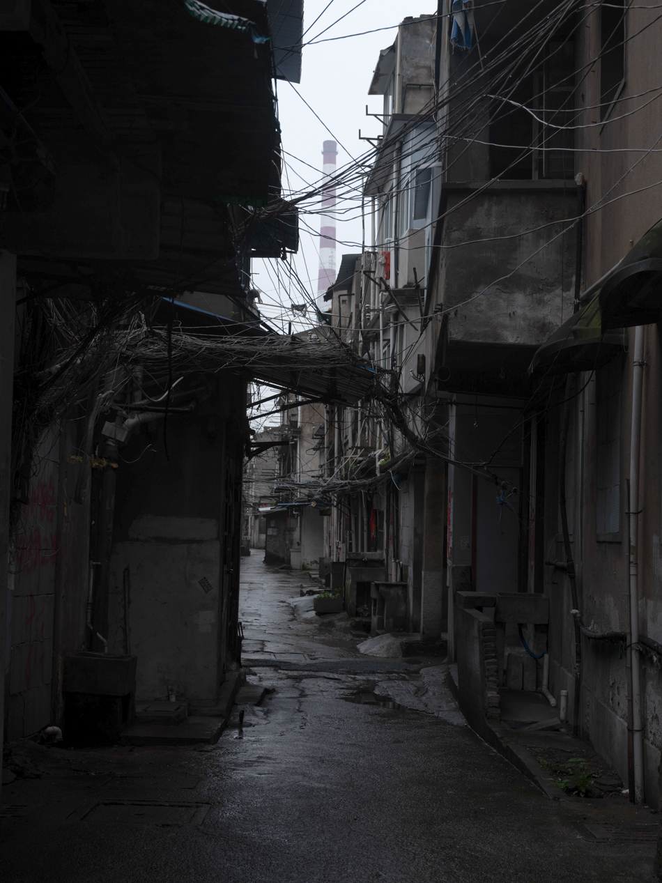 几乎空无一人的弄堂