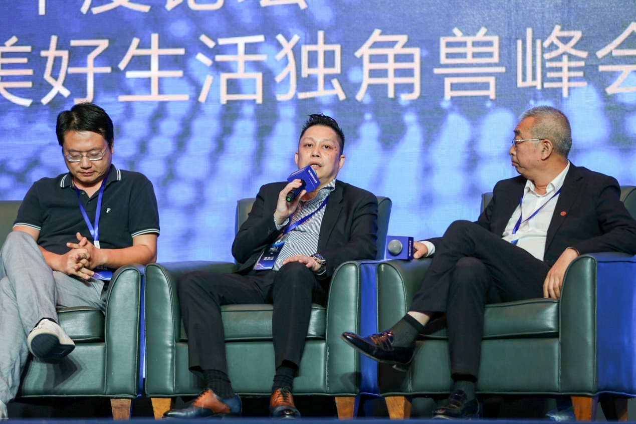 胡建明不能单靠民间力量解决创业问题对话重温