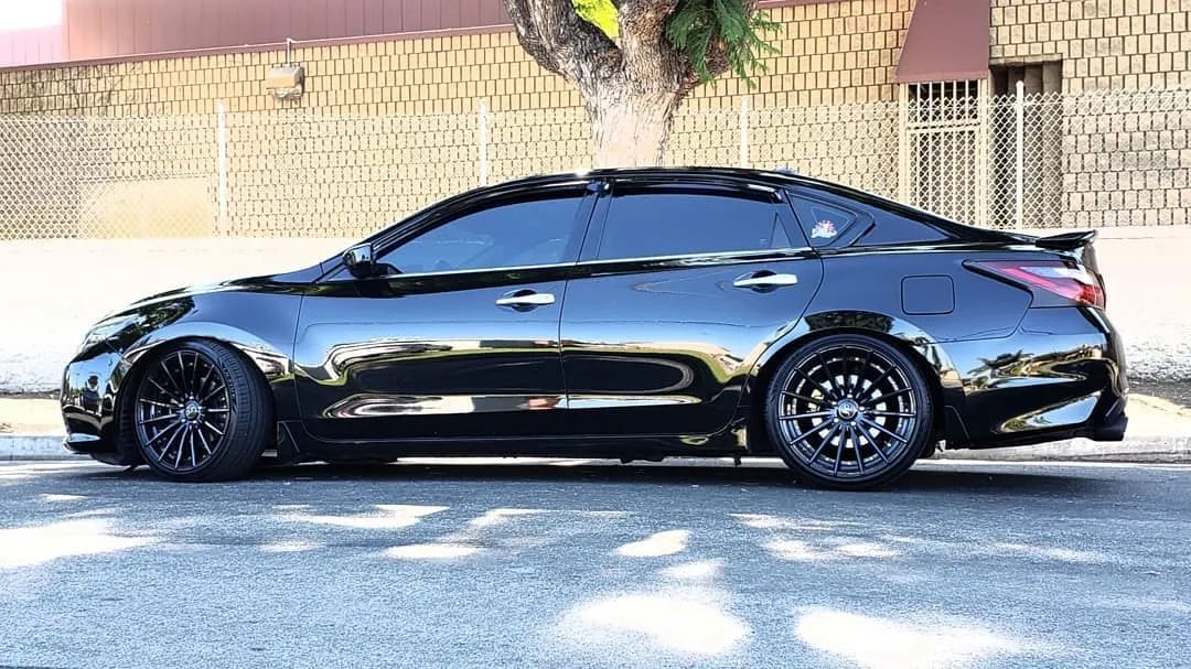 更车室移动大沙发日产天籁怎么改这里有十个改装案例