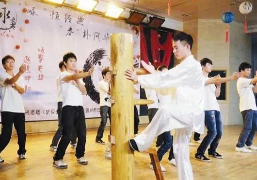 咏春拳历史:从“女人拳”到享誉世界,背后是一代代咏春人的努力__凤凰网