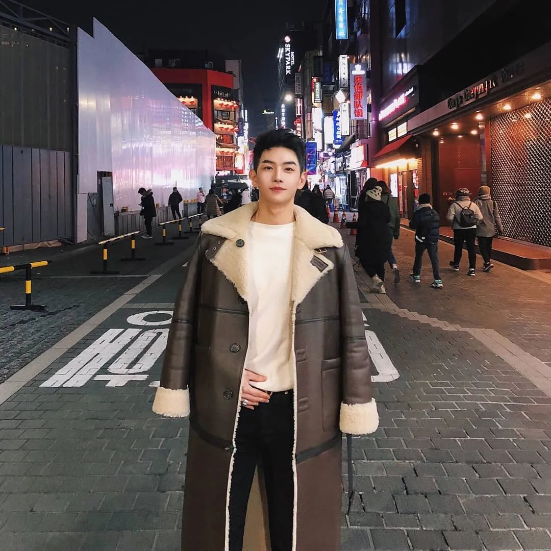 韩国素人小哥哥因证件照太帅刷爆ins,制服控已沦陷,颜值也太高了吧