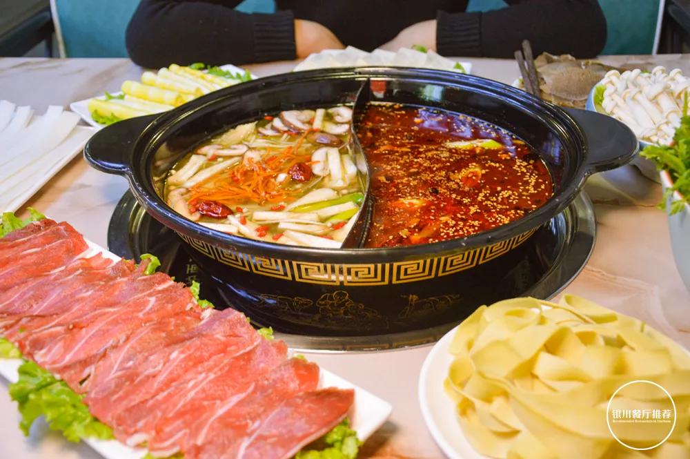 在西夏区,来一个味道和价格都很美丽,也很别致的养生菌汤火锅吧.