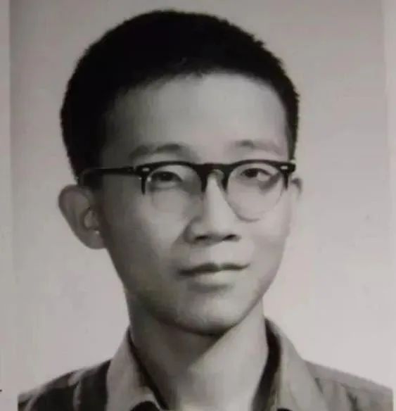 梁左无力偿还巨债,被妹夫英达气死家中赔了妹妹又折兵__凤凰网
