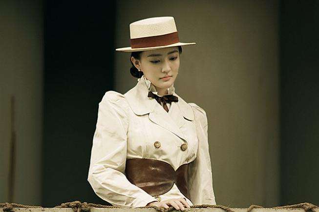 剧版《风声》徐璐演技尚可,但跟他同台飙戏,短板暴露无遗!