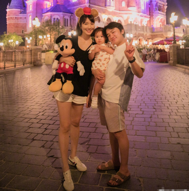 李亚男临盆在即仍坚持练厨艺王祖蓝她随时可能生产