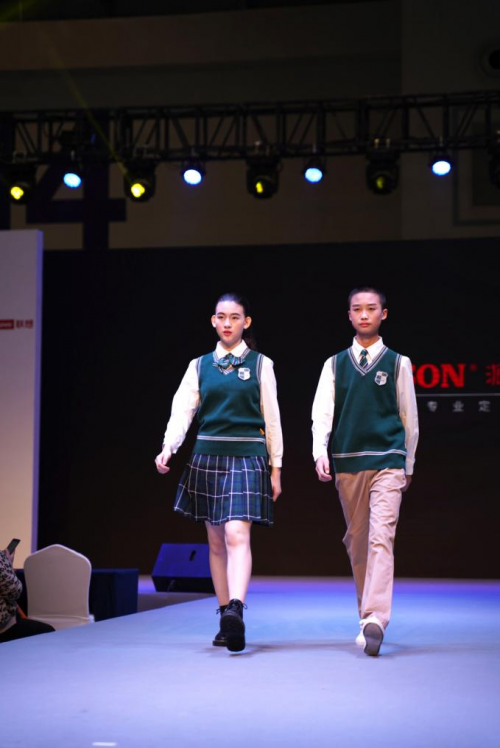 派逊携2021新款校服亮相第78届中国教育装备展示会