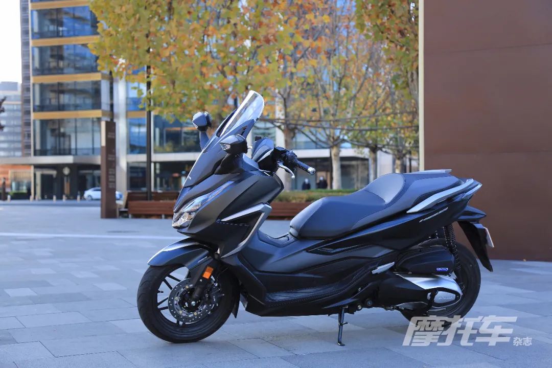 诠释精品大踏板应有的样子 2020年12月17日 00:00:24 来源: 摩托车