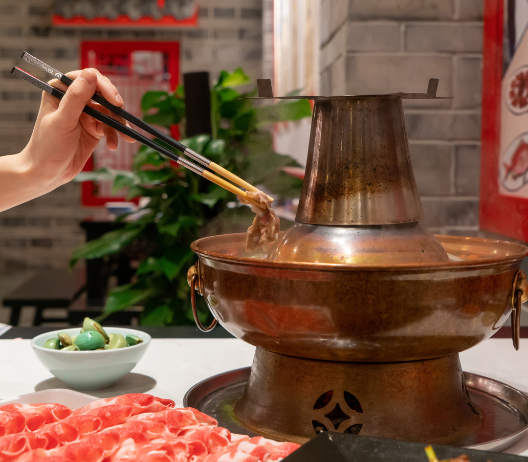 来北京旅游必吃的美食之 老北京涮羊肉 低音号语音导游 - 知乎