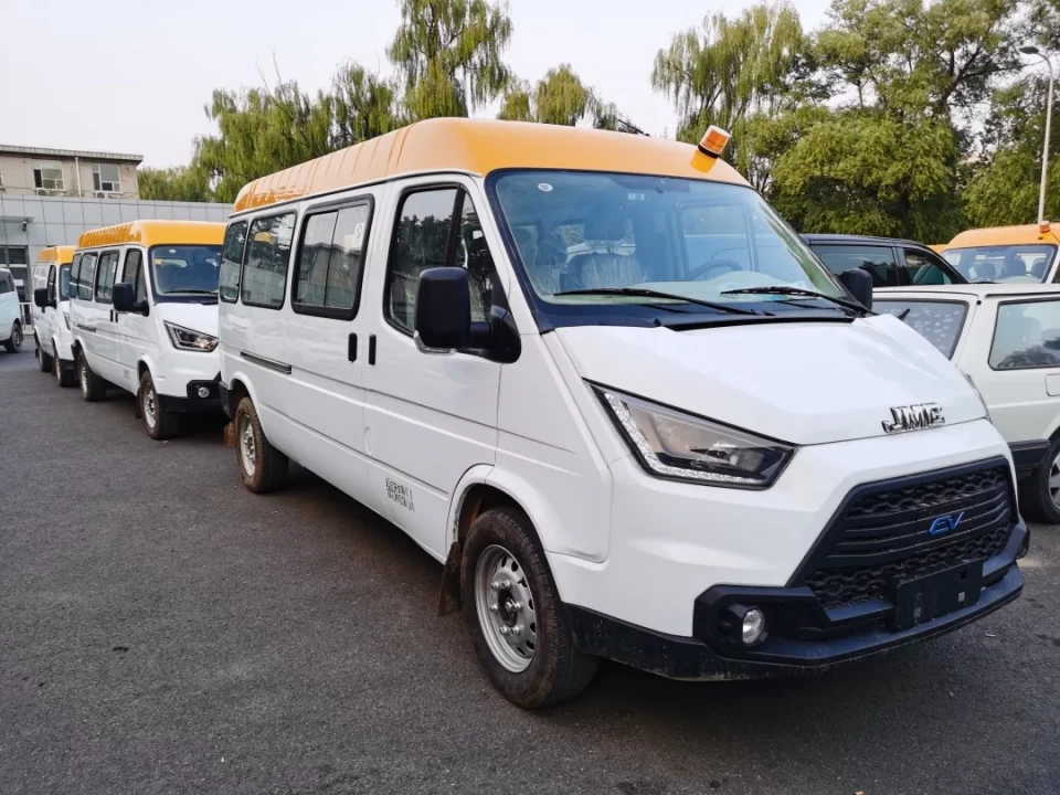 殊荣不断,江铃汽车荣膺新能源"十佳商用车品牌服务商"