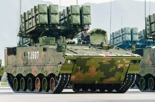 "坦克杀手"的新坐骑,红箭-10重型反坦克导弹,采用卡车搭载