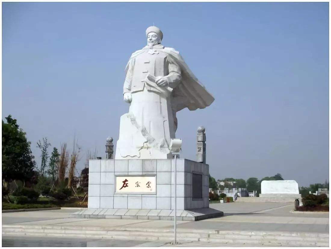 在左宗棠西征之前,西北地区用兵所需粮饷主要由内地各省筹划接济,但此时的清政府刚刚结束和太平天国的战争,就连富裕的江南也在战事的洗劫中元气大伤,各省都是泥菩萨过河自身难保。