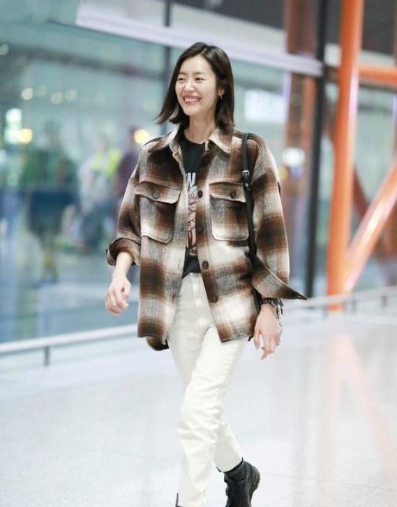 格纹衬衫 小白裤