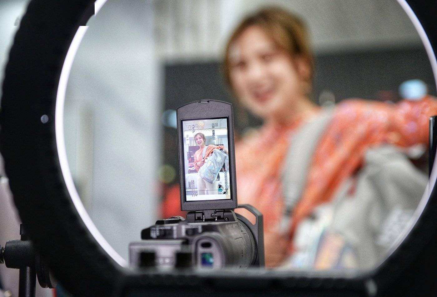 直播带货的c位迁移零预算销量引爆打法