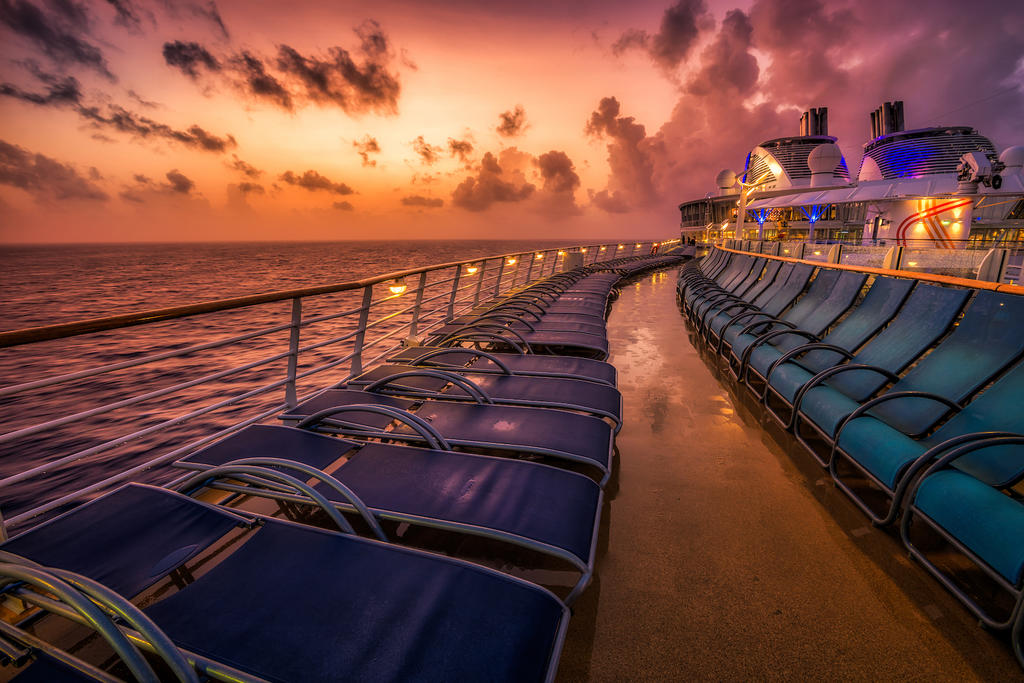 海洋和谐号游轮上甲板2