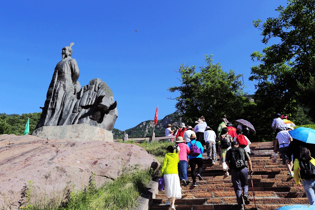 历山舜王坪景区 内有南天门,松林阵,斩龙台,钴累坡,舜王