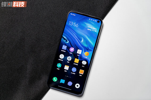 iqooneo3夜幕黑上手图赏不仅流畅内芯更强大