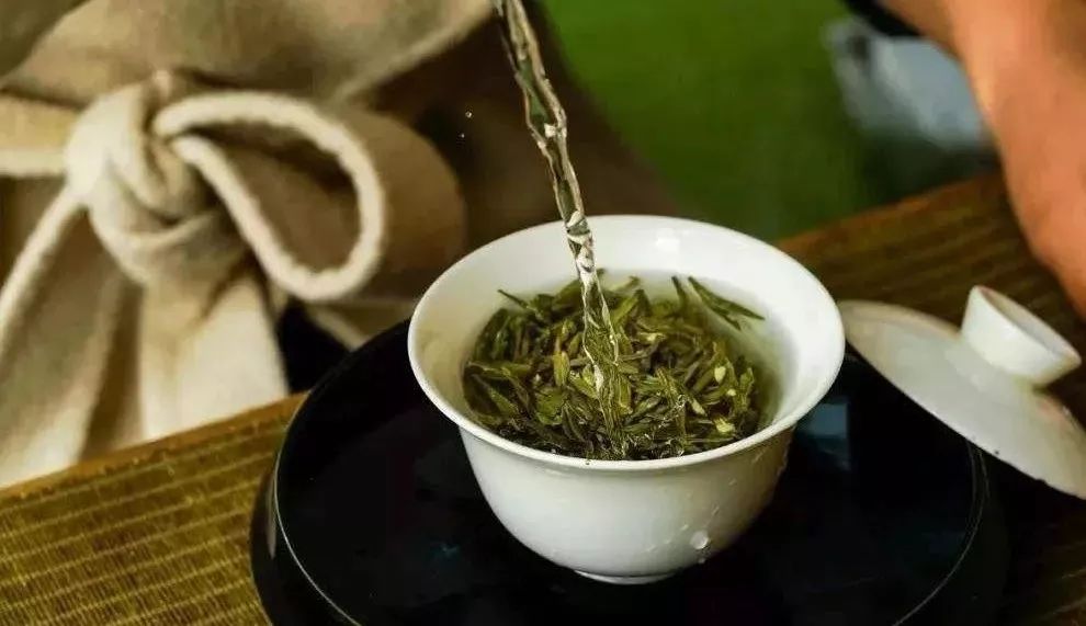 歷時7年研究10萬餘人中國醫科院發現喝綠茶比喝紅茶更長壽