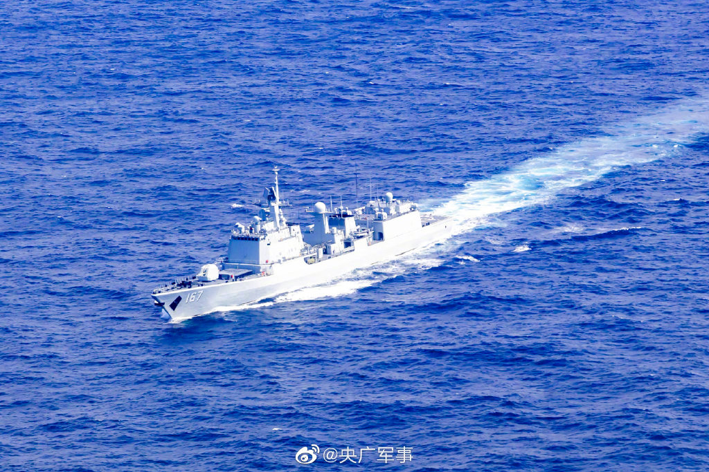 南部战区海军某驱逐舰支队开展实战化训练__凤凰网