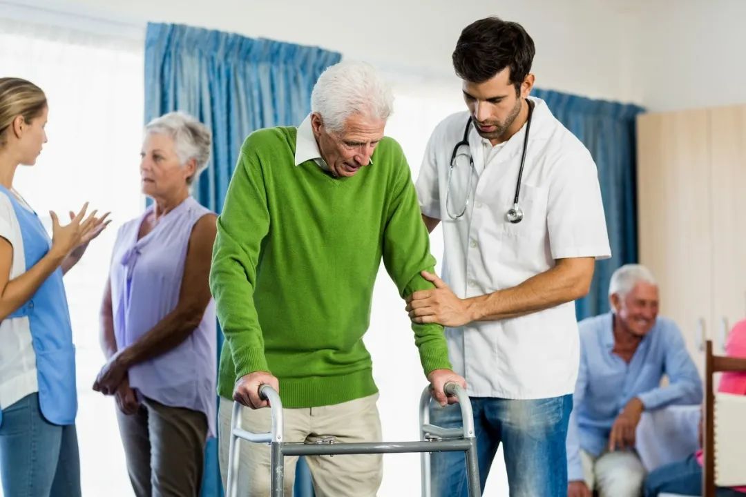 疫情下,美国疗养院暴露出了一个持续几十年的问题