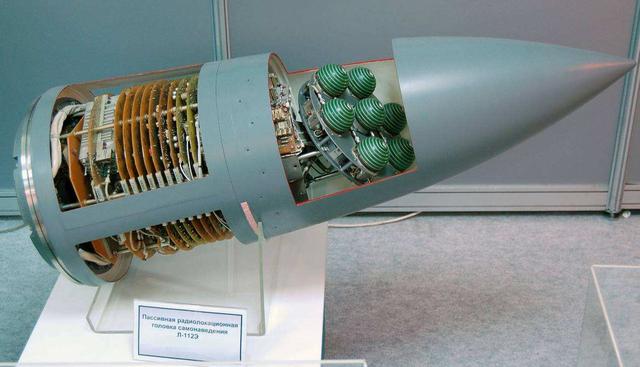 仅仅为了3000万,铁杆盟友就背叛俄罗斯,30枚压箱底导弹流入美国__凤凰