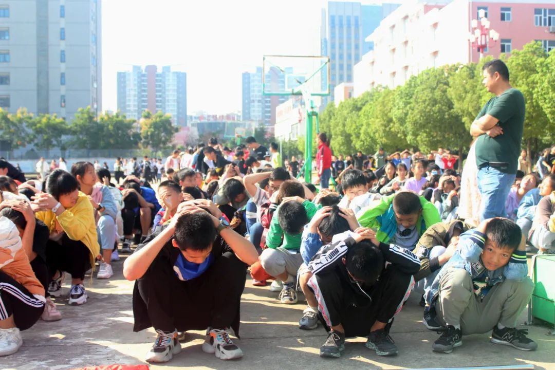 农机校霍邱中学举行应急疏散演练