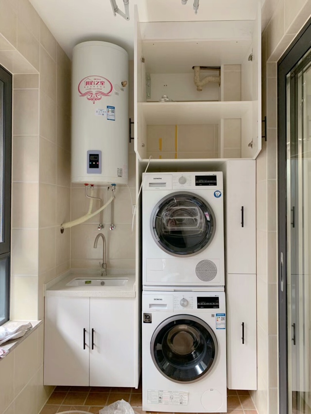 阳台洗衣机,烘干机,太阳能和洗衣盆一体化的组合设计