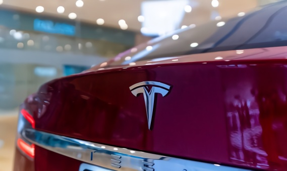 上海共享特斯拉1天1200元