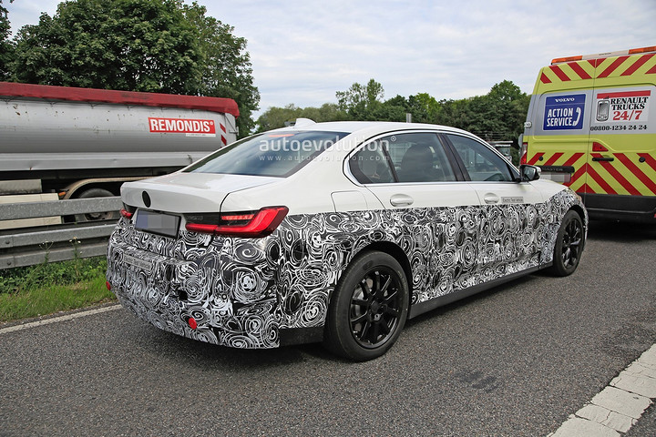 all-electric-bmw-3-series-spied-in-the-open-launches-in-2023_5.jpg