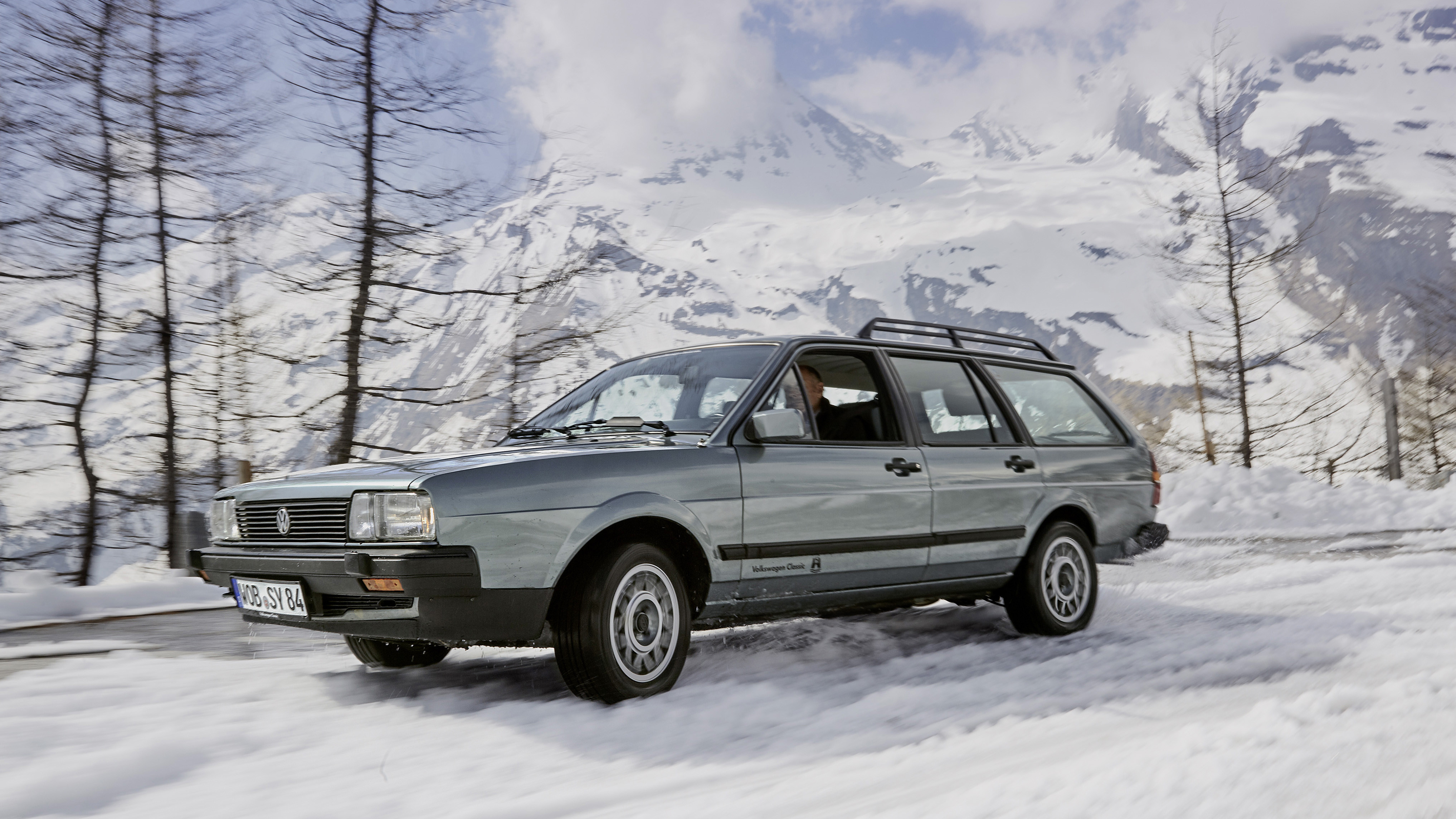 这时采用旅行车造型的桑塔纳旅行就成为了当时的一股清流.