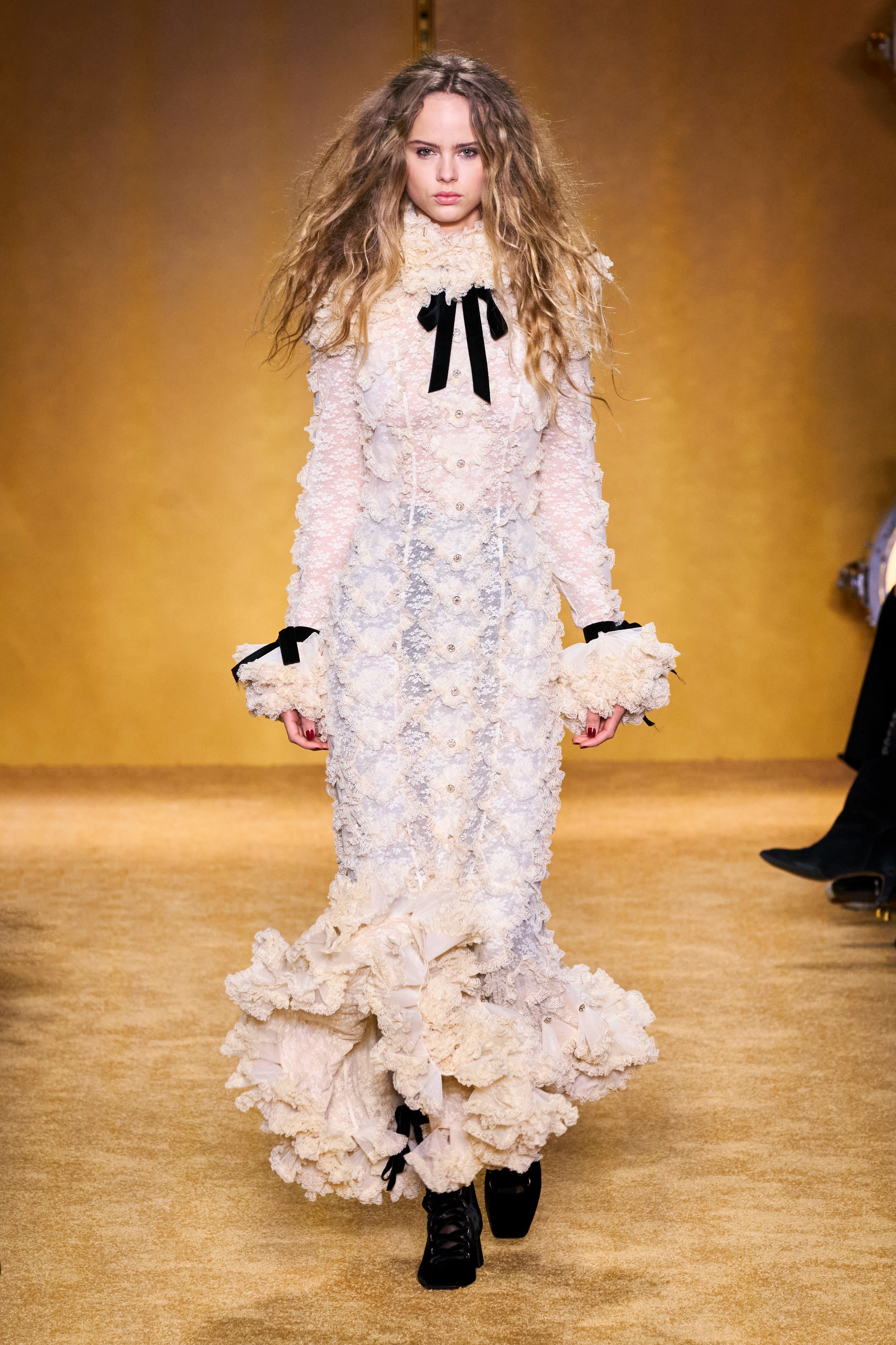 zimmermann2020秋冬纽约时装周散发波西米亚式魔力