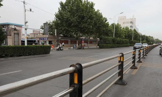 临汾解放西路实行硬隔离