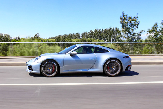 可甜可炸 试驾体验保时捷911 Carrera S