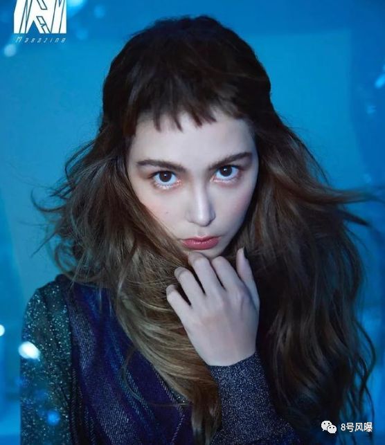 以及让人比较迷惑的, 遮眼刘海.