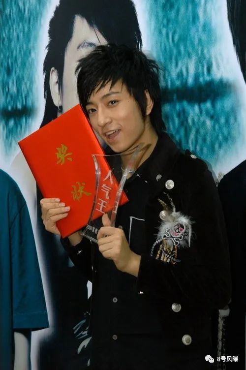 师洋拿到《我型我秀》人气冠军