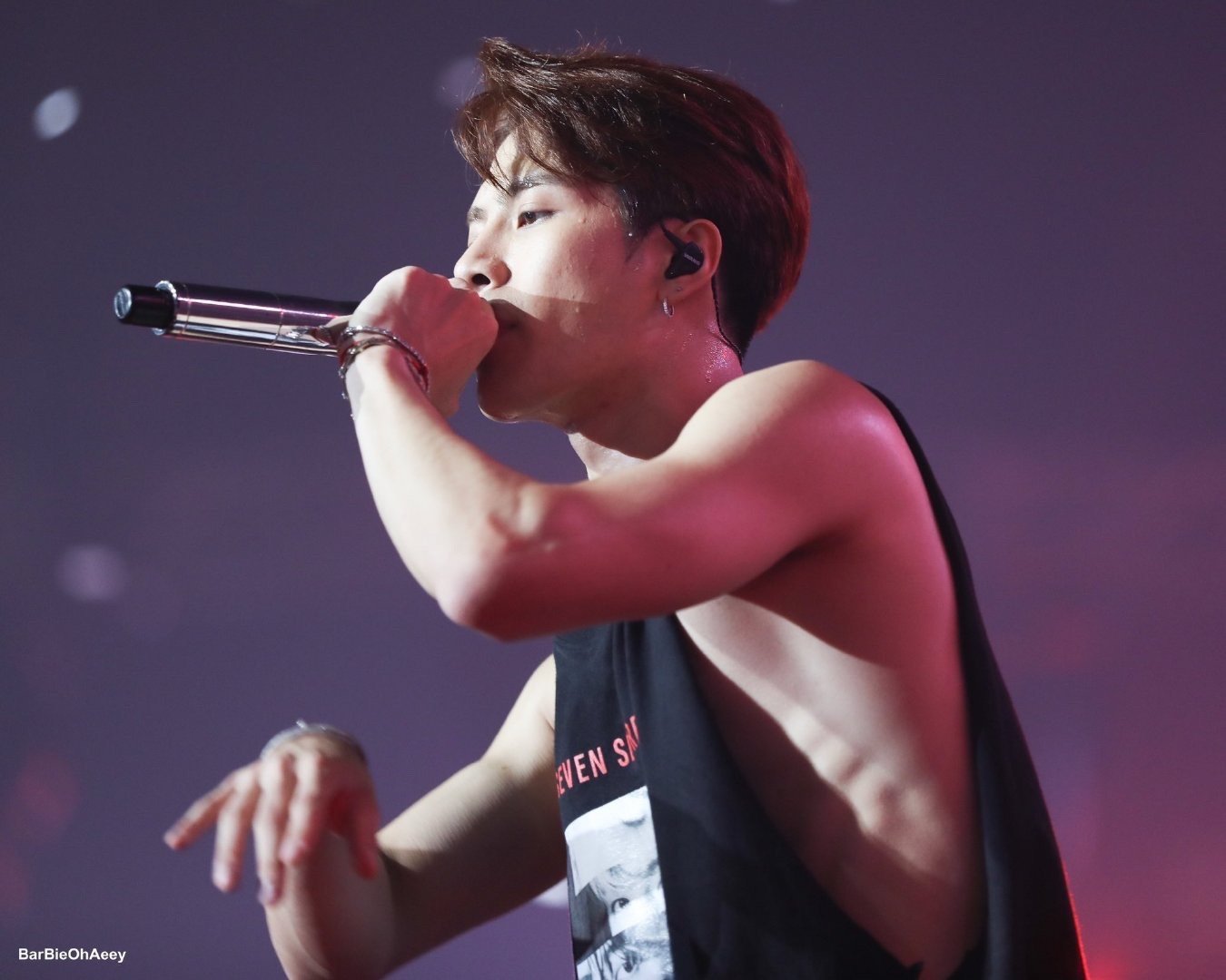 被王嘉尔的"鲨鱼线"电到了,但他还有更戳人的点__凤凰网