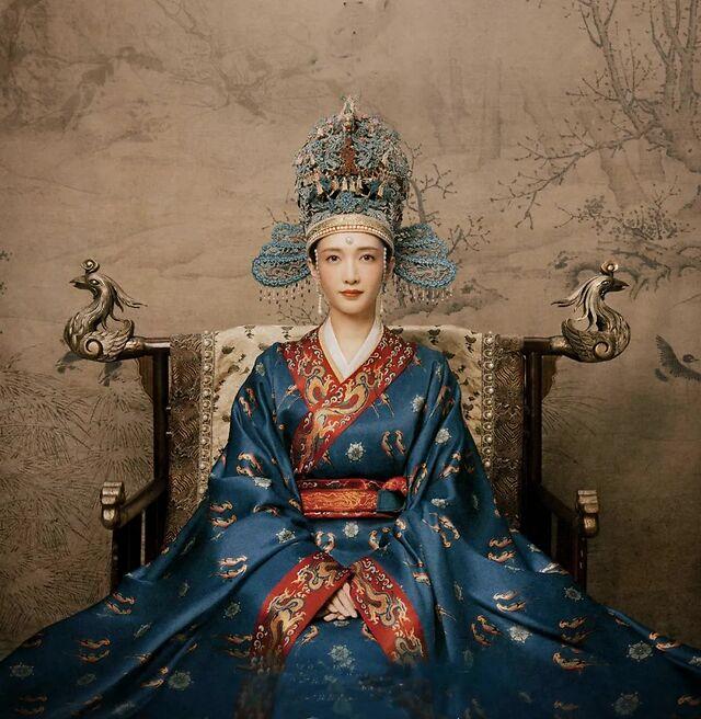 宋仁宗与后妃那些事,不爱皇后爱贵妃,被失宠皇后打耳光