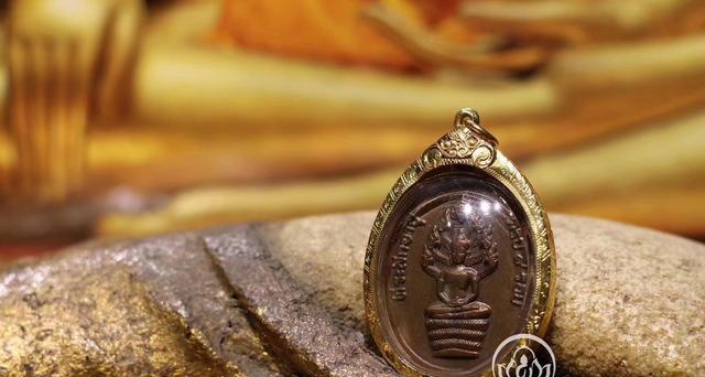 龙婆添七龙佛泰国佛牌七龙佛瓦拉罕莱龙婆添2518七龙佛