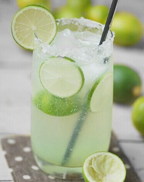 青柠檬蜂蜜水的功效喝蜂蜜柠檬水能减肥吗