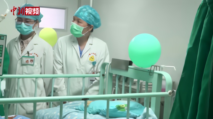 “一肝两用” 广西首例劈离式肝移植手术成功