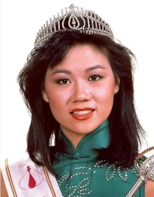 那一年,打败她的是从美国回来的李美珊.