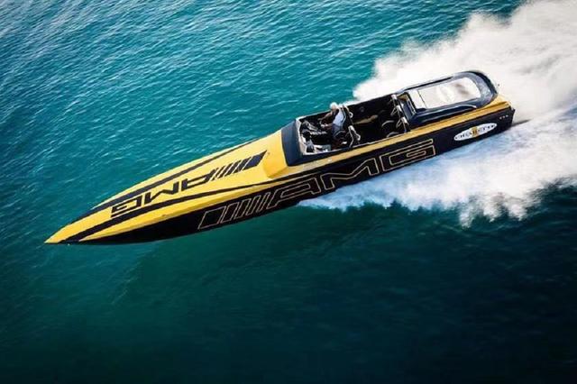 陆上玩腻了梅赛德斯amg教你到海上3100马力飙到爽