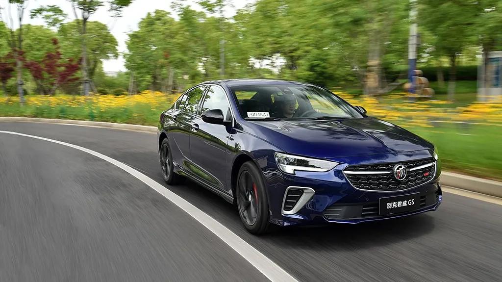 不做油腻男,静态体验新款别克君威gs