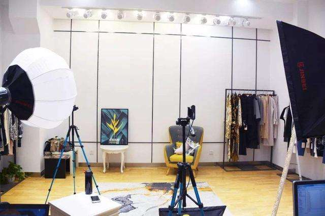 快来直播:直播带货这么火,普通商家商户该如何入局?__凤凰网