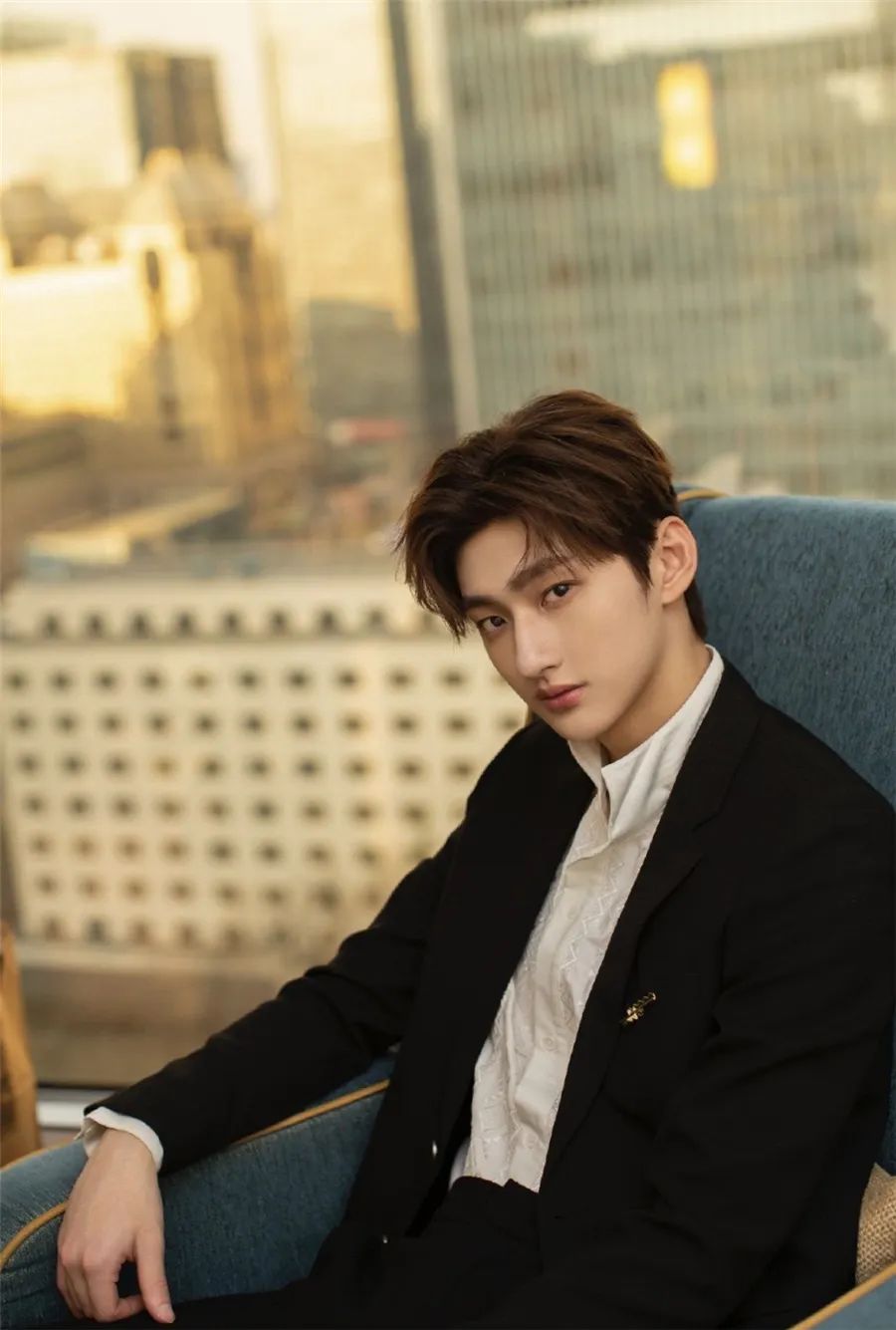 从爱豆到演员刘特这枚灵气少年成功引起本人的注意