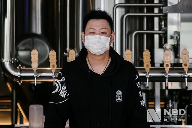 武汉酒馆老板王帆从志愿者回归经营者一定要记得还有一个身份