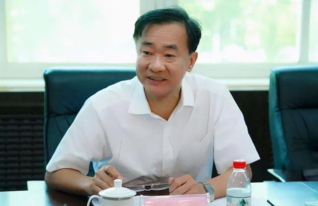 沈阳原市委副书记邢凯落马,与他人多次发生不正当关系_手机凤凰网