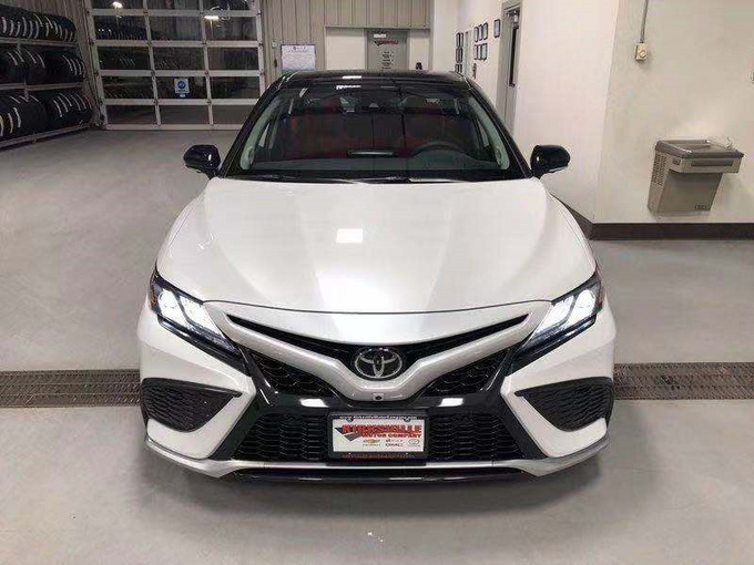 丰田凯美瑞运动版实拍搭35l8at配熏黑套件更运动